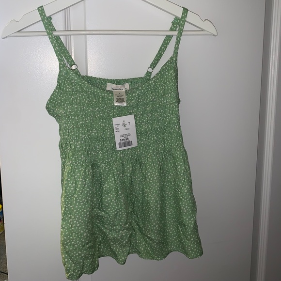 Green tank top with white polkadots. Size M. - Picture 1 of 2